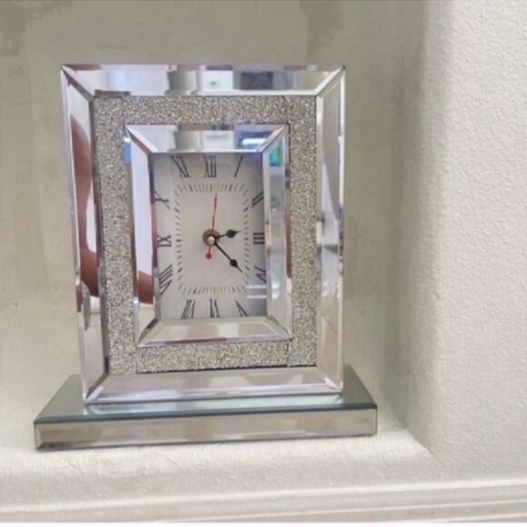 Clock Hollywood Glam Crystal Crush Diamond Mirrored 11.5” Tall 10” Base Quartz - Picture 8 of 14